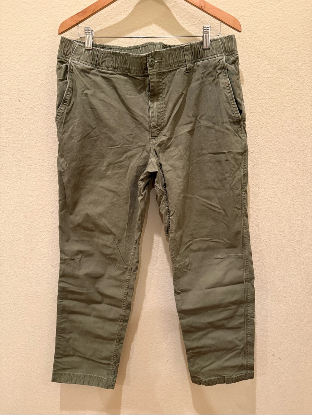 Duluth Trading Co Olive Green Chinos